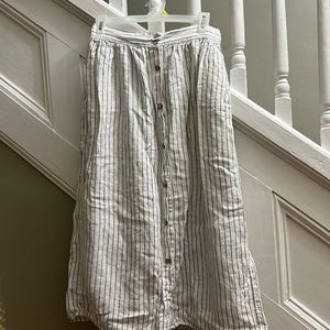 Black and white button down skirt